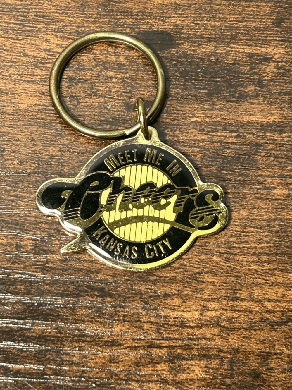 Vintage Cheers Bar “Meet Me in Kansas City” Black Metal Keychain
